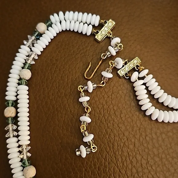 Vintage Mid-century White Milk Glass Disc Beaded Layered Necklace - Picture 3 of 8